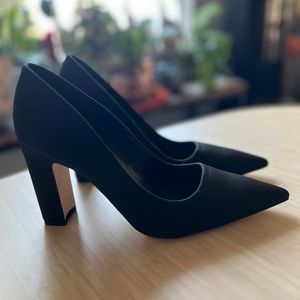 Good American pumps 🖤